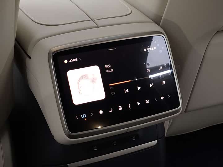 Фото 13 - Nio Onvo L90