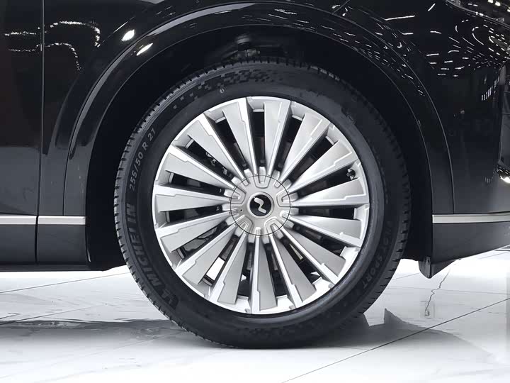 Фото 23 - Nio Onvo L90