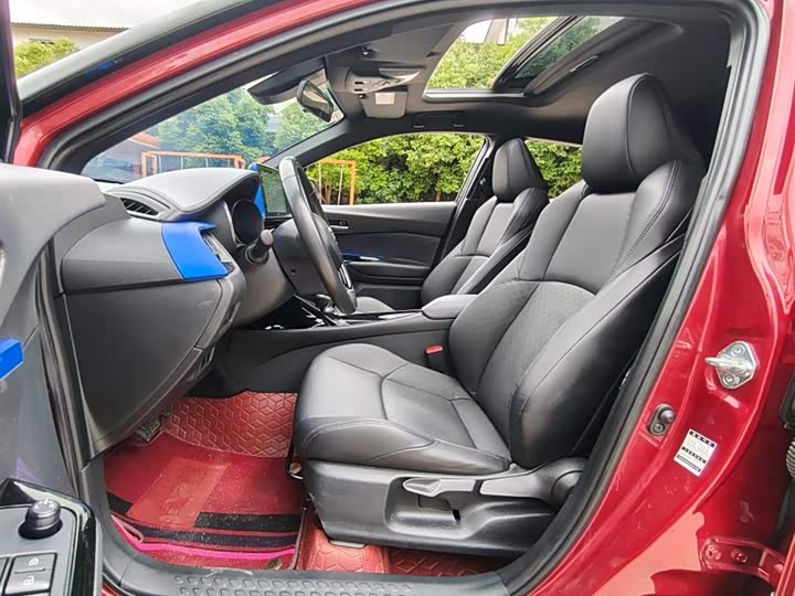 Фото 10 - Toyota Izoa