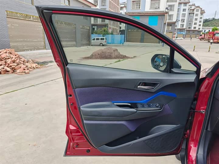 Фото 14 - Toyota Izoa