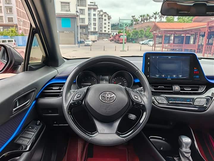 Фото 8 - Toyota Izoa