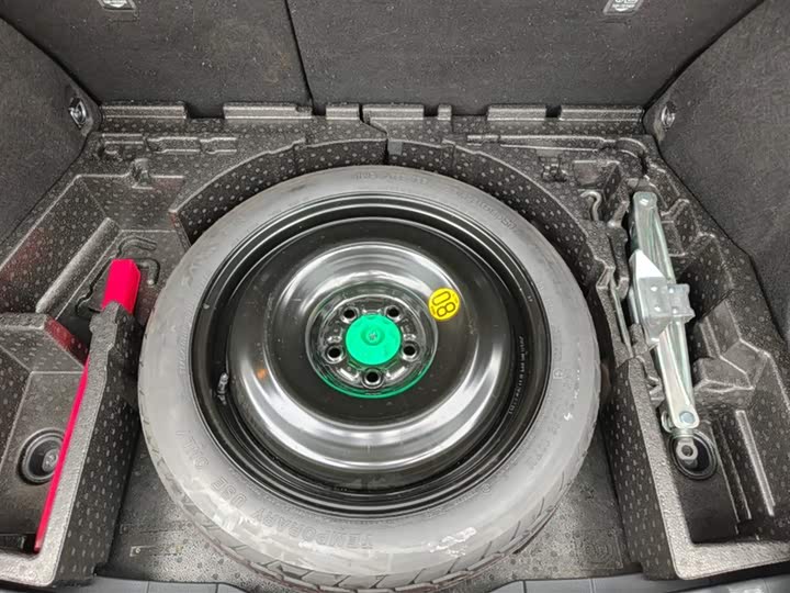 Фото 9 - Toyota Izoa