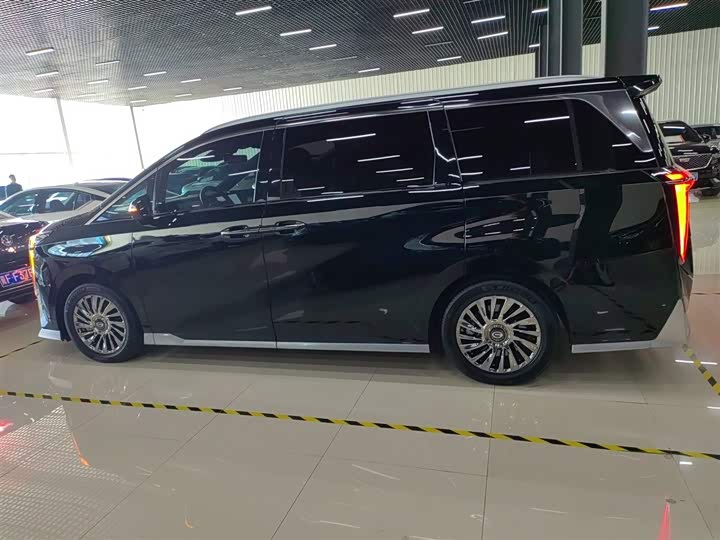 Фото 5 - GAC Trumpchi M8