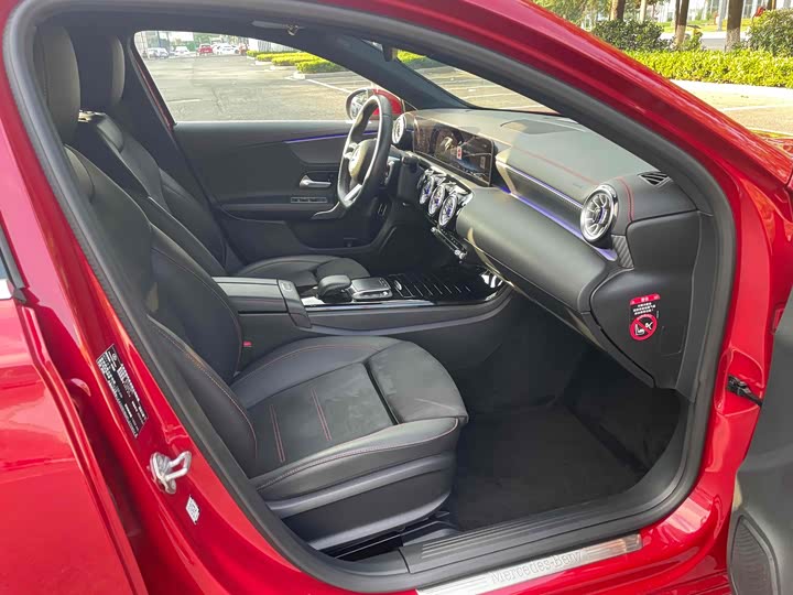 Фото 15 - Mercedes-Benz A-Class