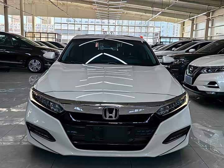 Фото 11 - Honda Accord
