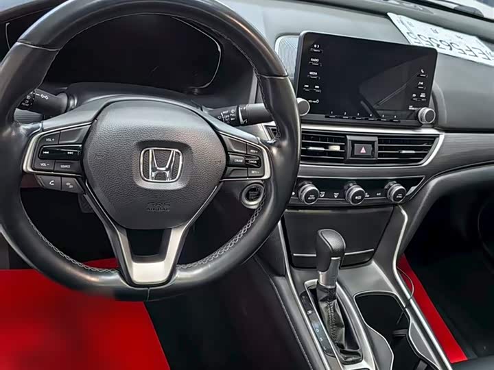 Фото 13 - Honda Accord