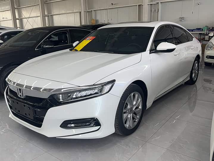 Фото 2 - Honda Accord