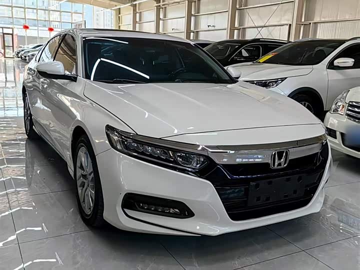 Фото 7 - Honda Accord