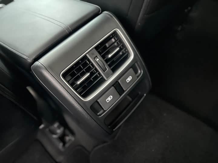 Фото 11 - Honda Accord