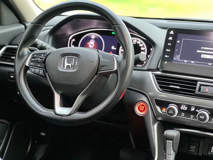 Фото 13 - Honda Accord