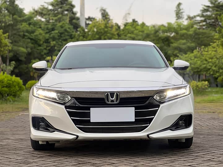 Фото 2 - Honda Accord