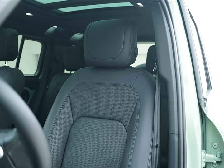 Фото 12 - Land Rover Defender