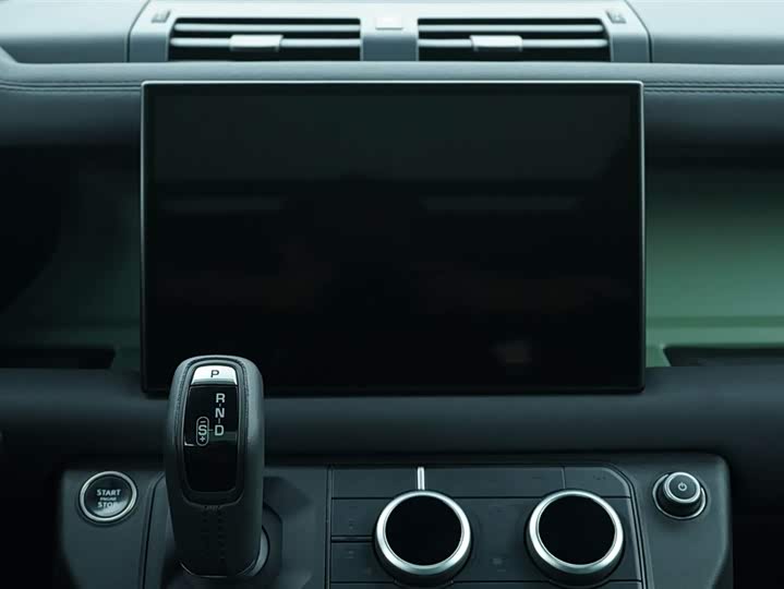 Фото 18 - Land Rover Defender