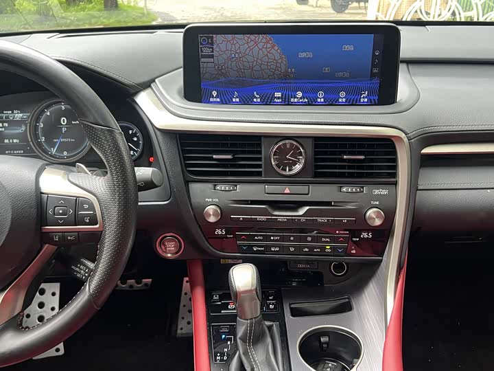 Фото 12 - Lexus RX