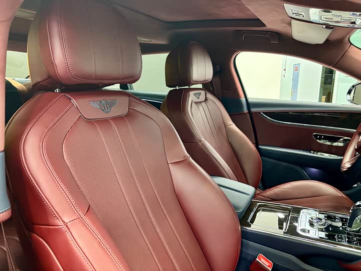 Фото 20 - Bentley Flying Spur