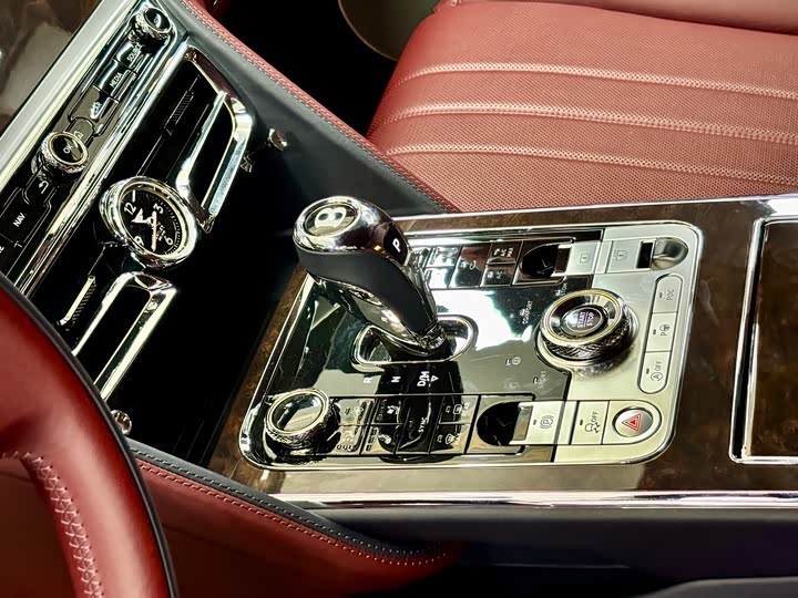 Фото 21 - Bentley Flying Spur