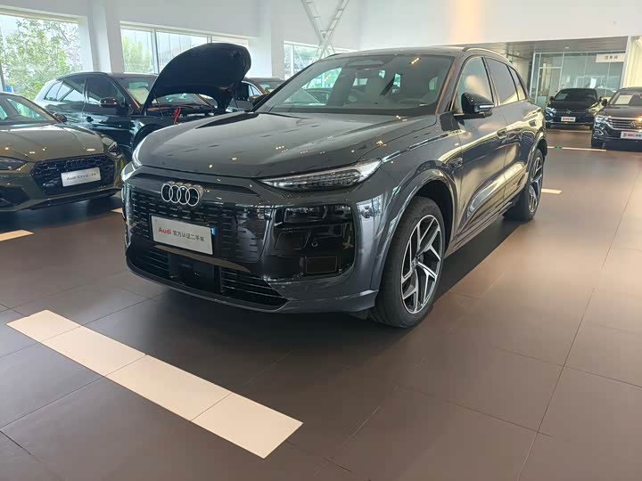 Фото 2 - Audi Q6L e-tron