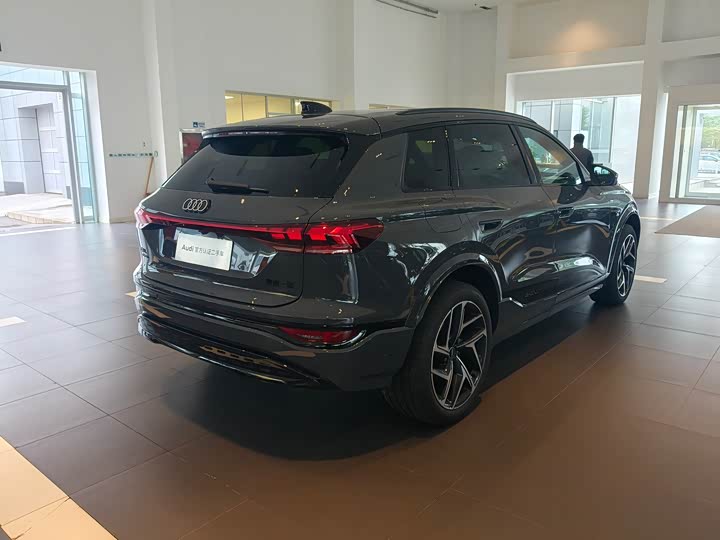 Фото 7 - Audi Q6L e-tron