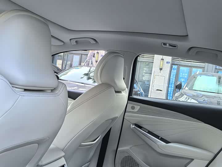Фото 9 - Geely Preface L