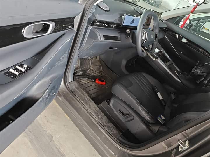 Фото 16 - Geely Galaxy E5