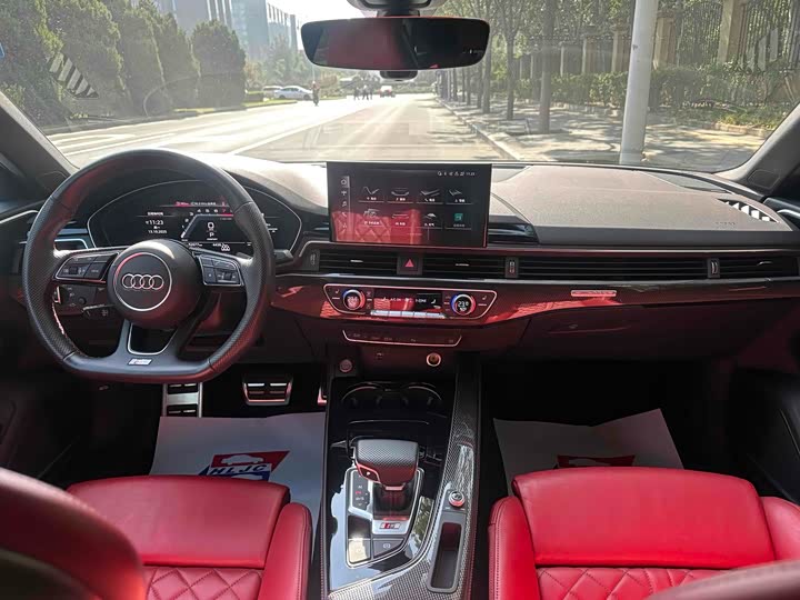 Фото 10 - Audi S4