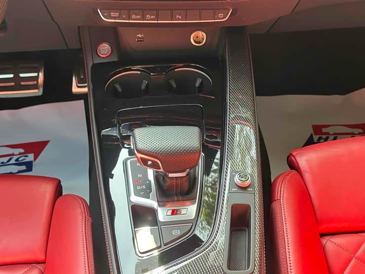 Фото 13 - Audi S4