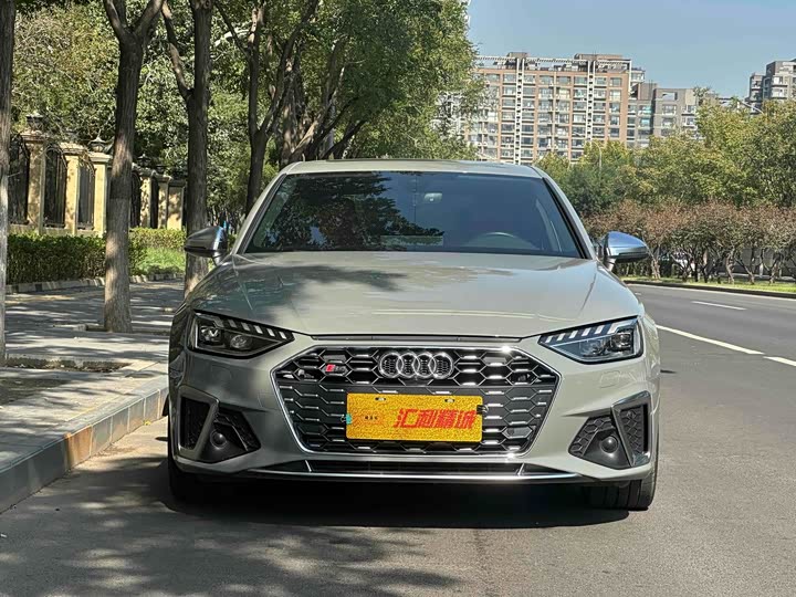 Фото 2 - Audi S4