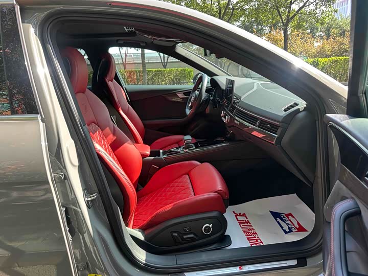 Фото 20 - Audi S4