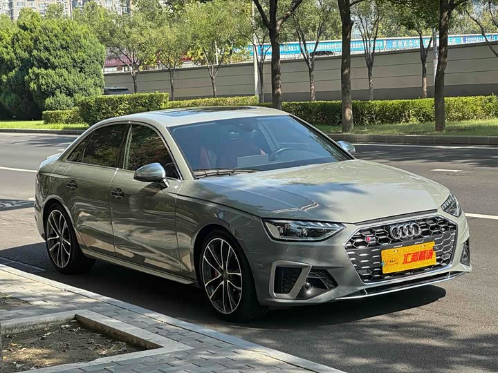 Фото 3 - Audi S4