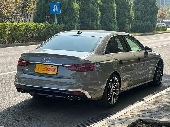 Фото 5 - Audi S4