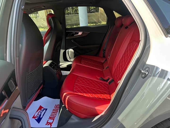 Фото 9 - Audi S4