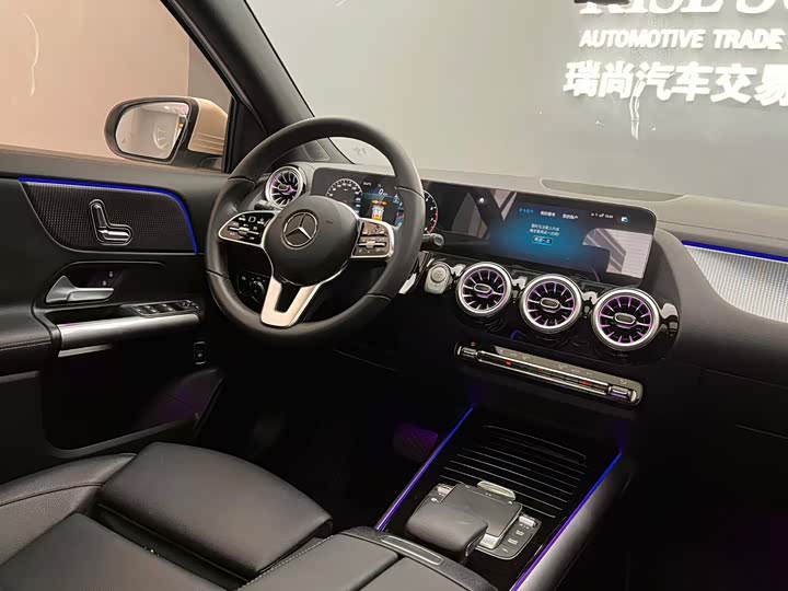 Фото 18 - Mercedes-Benz GLA-Class