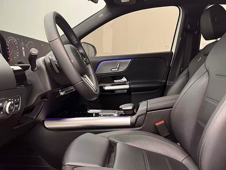 Фото 25 - Mercedes-Benz GLA-Class