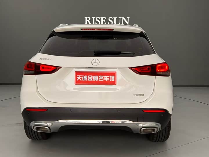 Фото 31 - Mercedes-Benz GLA-Class