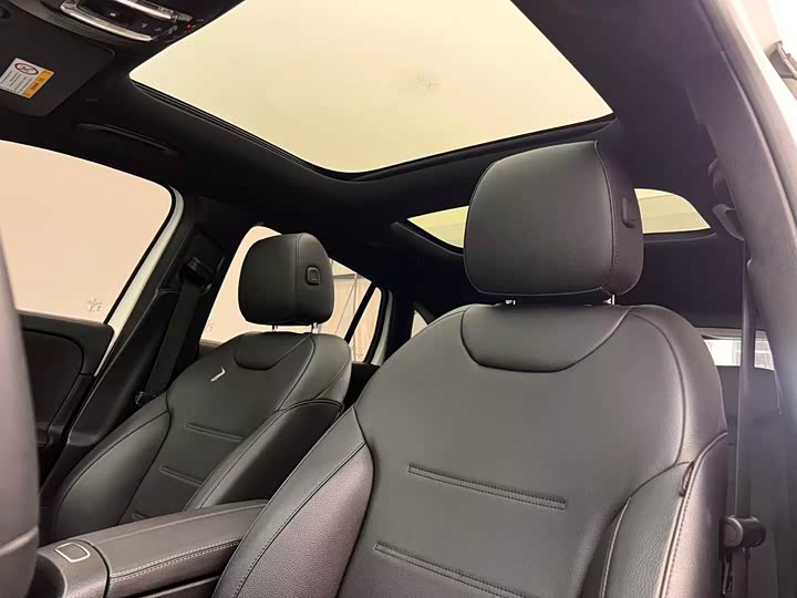 Фото 4 - Mercedes-Benz GLA-Class