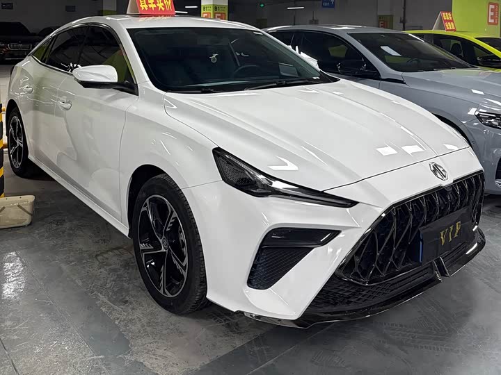 Фото 2 - MG Motor 5 Scorpio