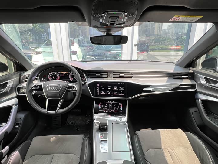 Фото 10 - Audi A6L