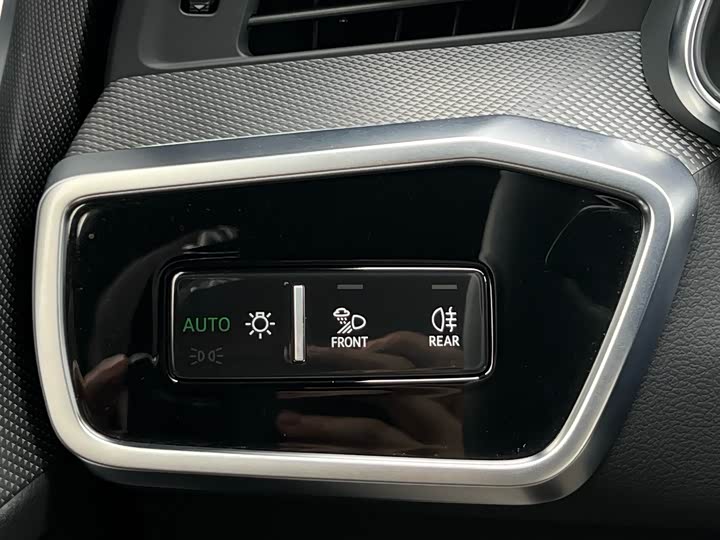 Фото 14 - Audi A6L