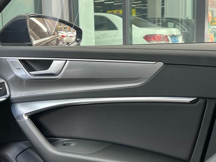 Фото 21 - Audi A6L