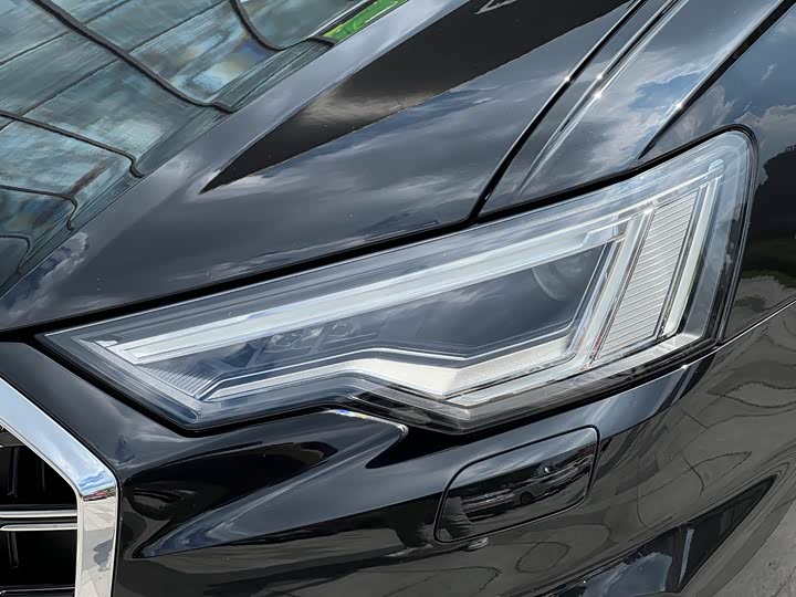 Фото 27 - Audi A6L