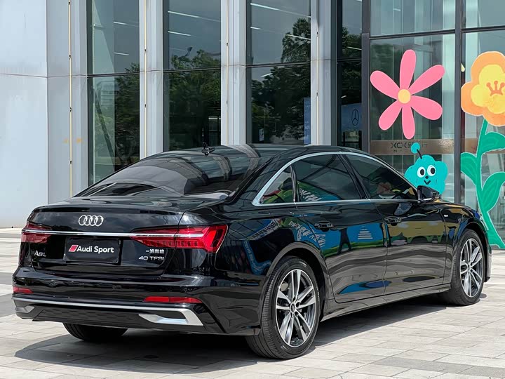 Фото 5 - Audi A6L