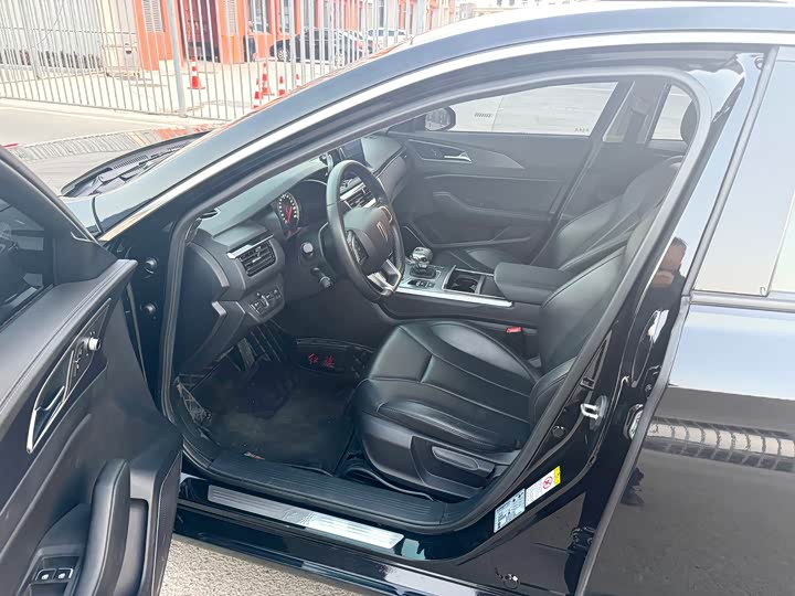 Фото 5 - Hongqi H5