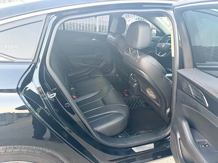 Фото 8 - Hongqi H5