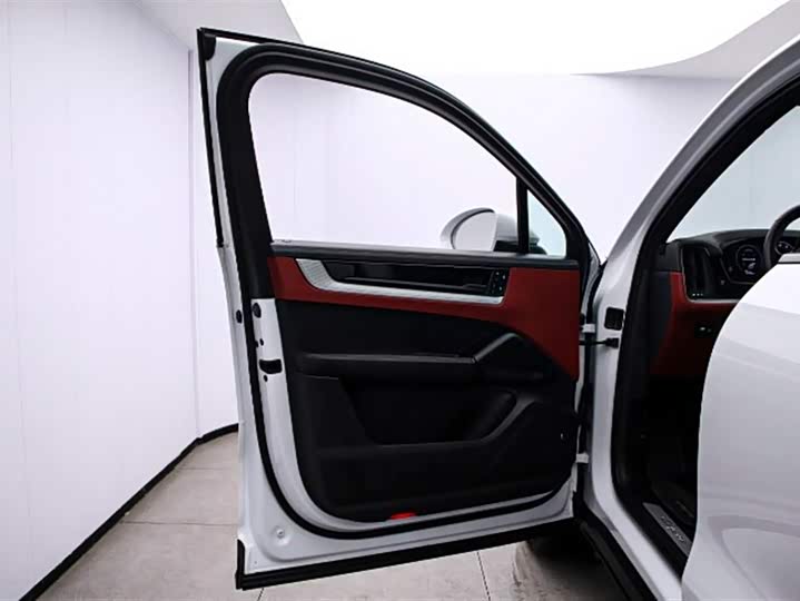 Фото 11 - Porsche Cayenne