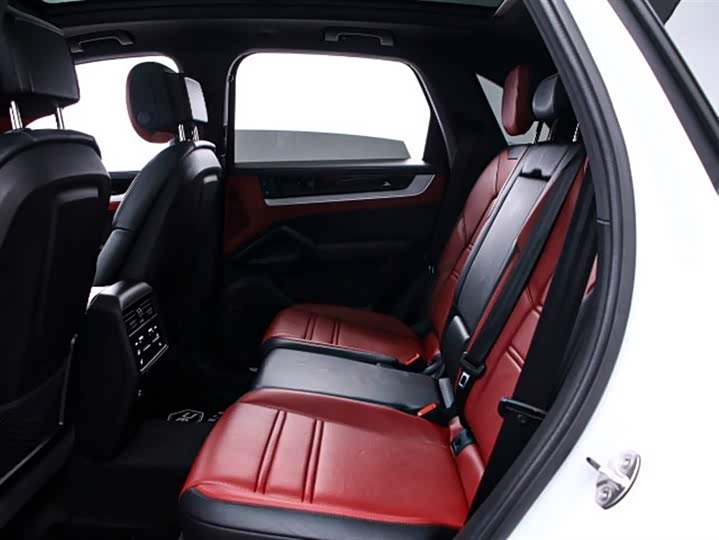 Фото 14 - Porsche Cayenne