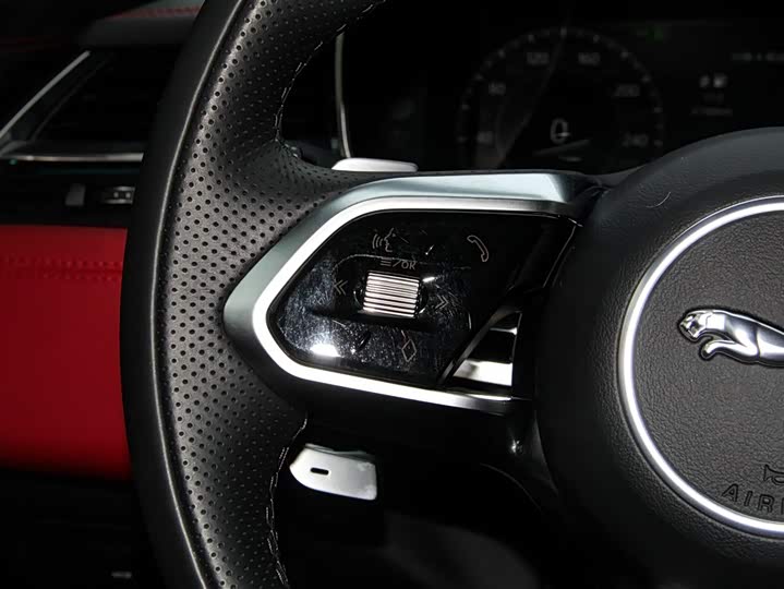 Фото 21 - Jaguar XF L