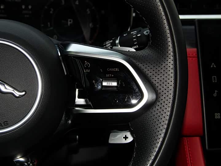 Фото 22 - Jaguar XF L