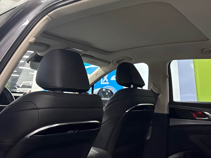 Фото 5 - Hongqi H5