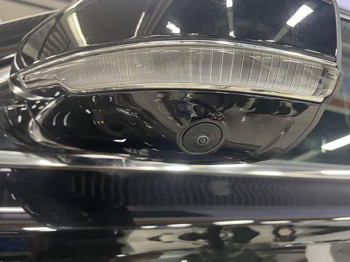 Фото 16 - Hongqi HS7