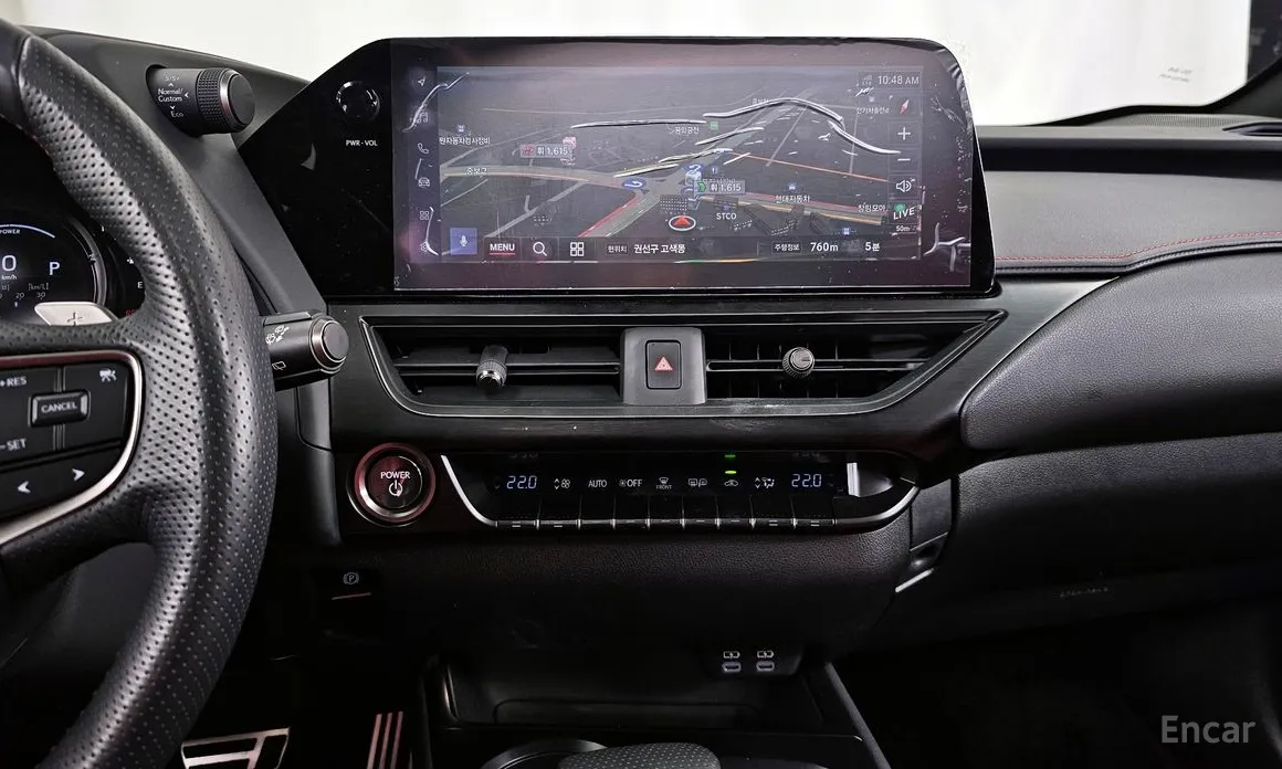 Фото 15 - Lexus UX